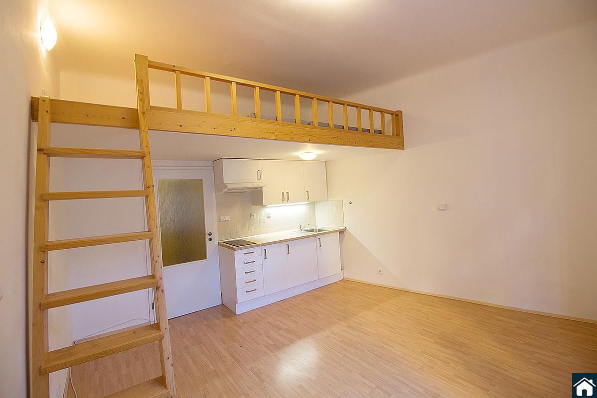 1+kk, Krymská, Praha, 27 m²