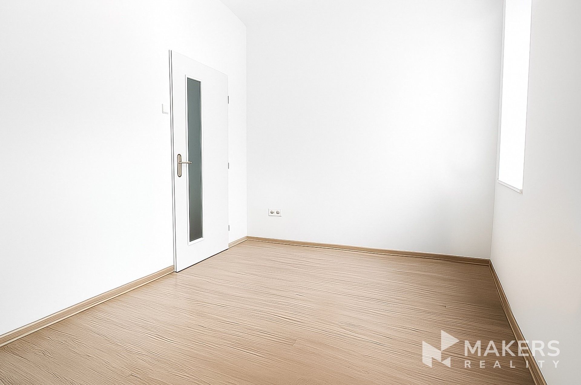 Pronájem kancelář - Vršovice, Praha, 12 m²