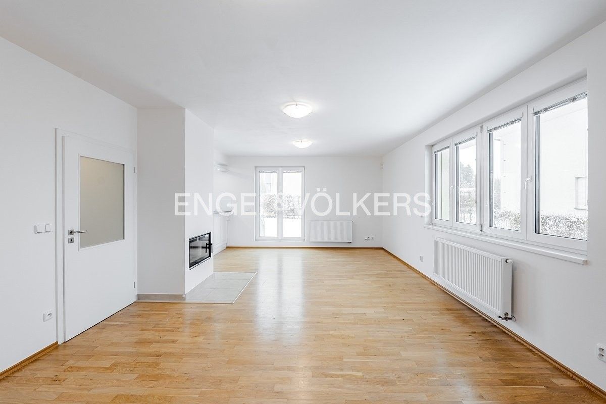 Rodinné domy, Pod Valem, Průhonice, 400 m²