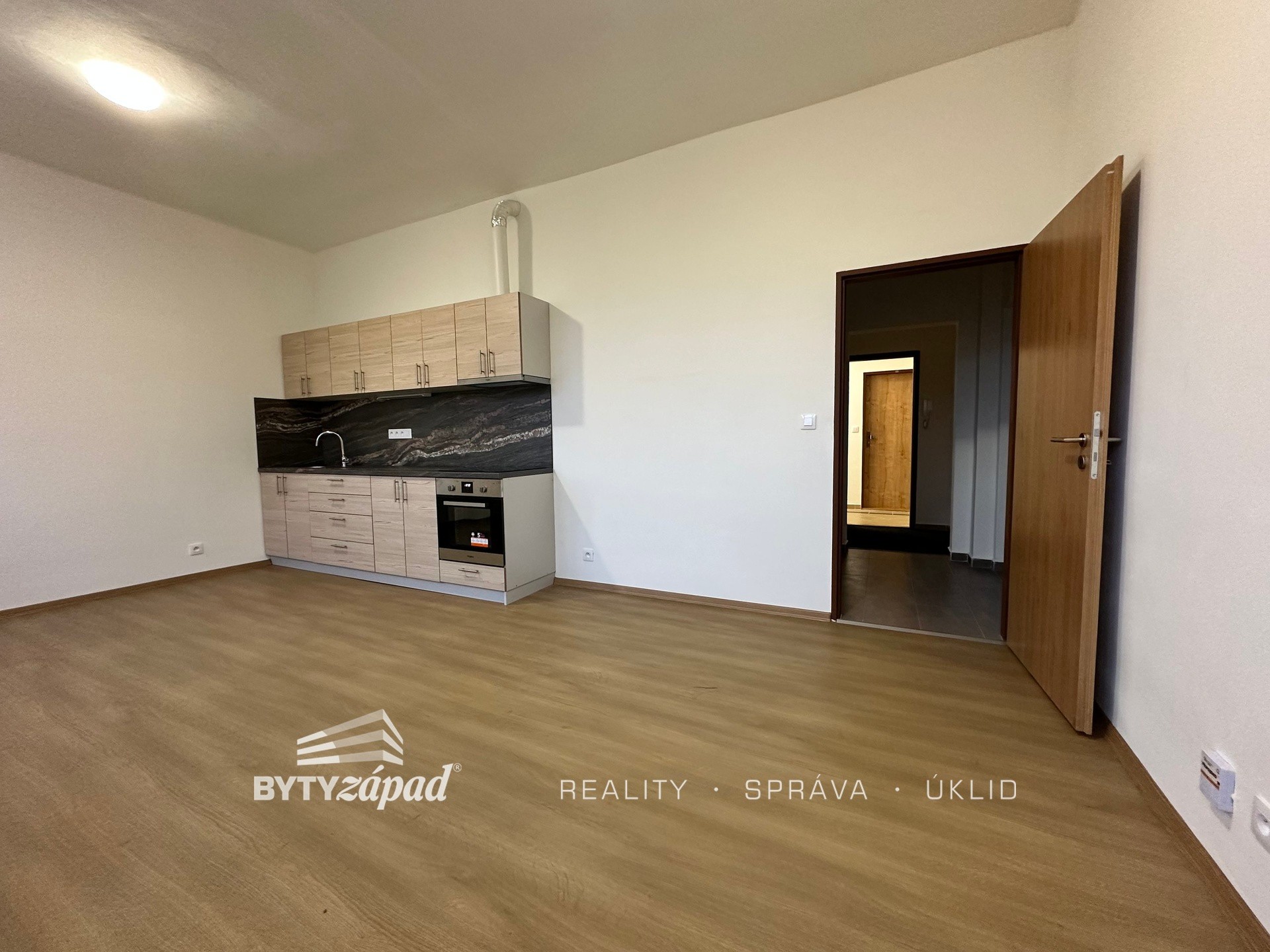 Pronájem byt 3+kk - Strašice, 66 m² - 1