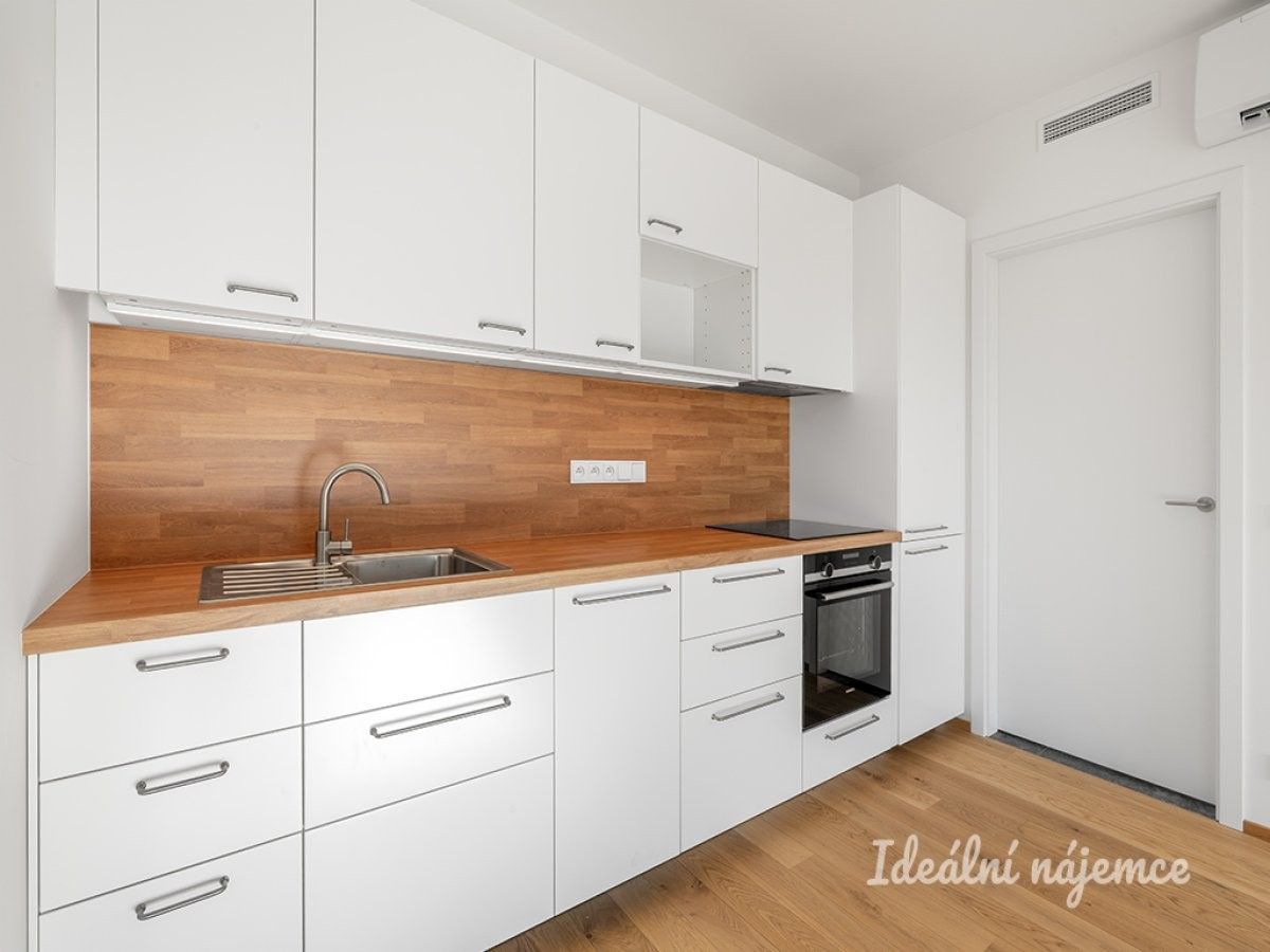 2+kk, Československého exilu, Praha, 50 m²