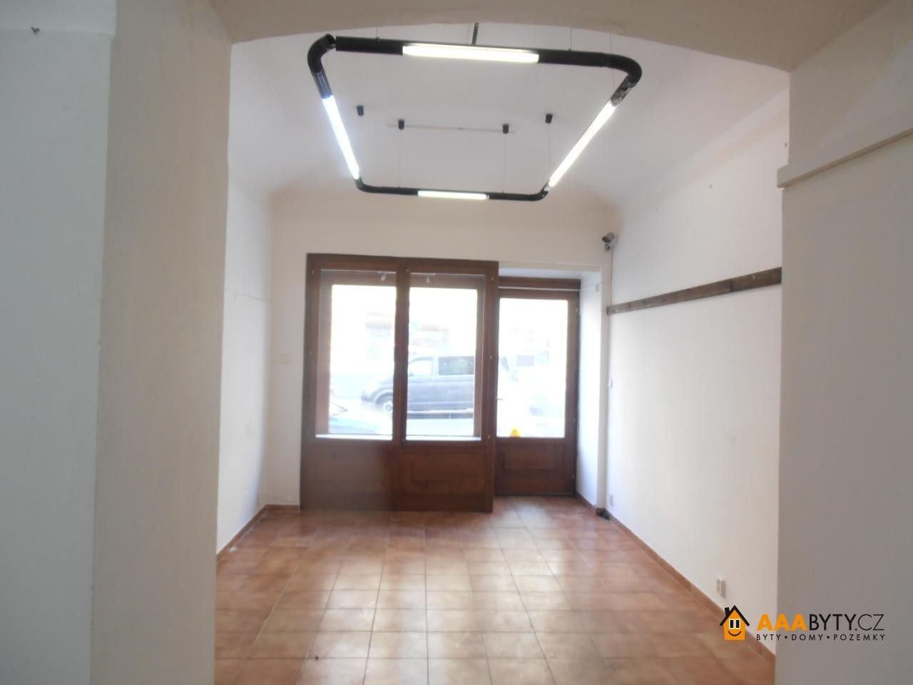 Pronájem obchodní prostory - Nuselská, Praha, 38 m²