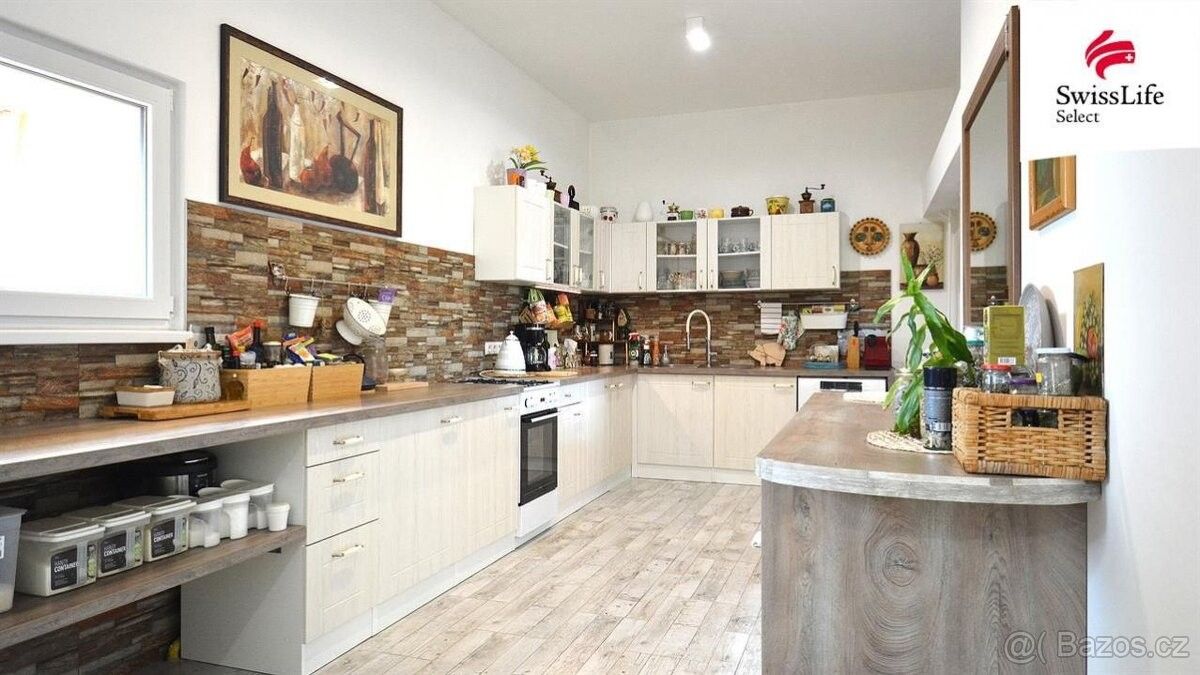 Prodej restaurace - Jiřice u Miroslavi, 671 78