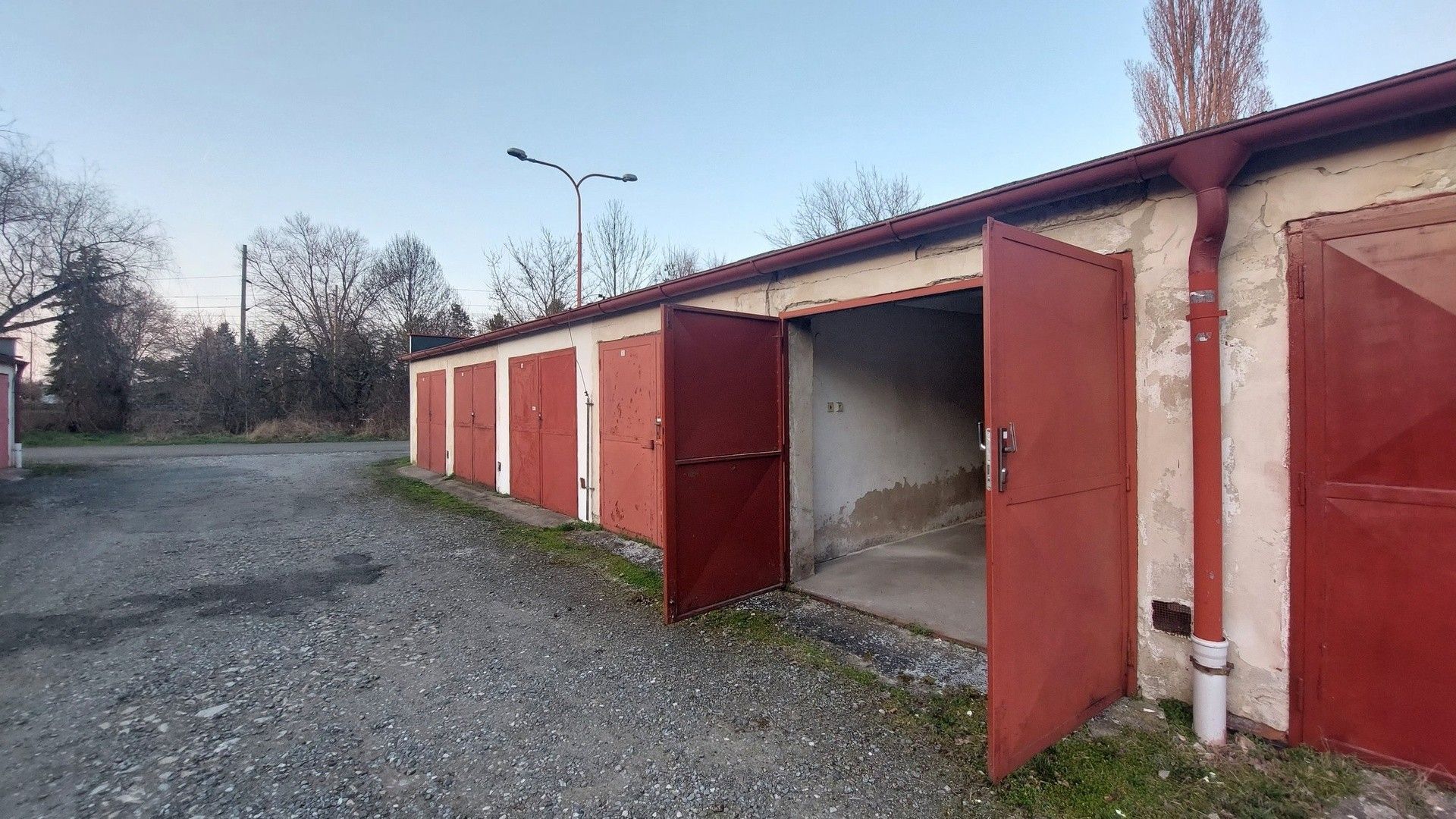 Garáže, Jungmannova, Poděbrady, 17 m²