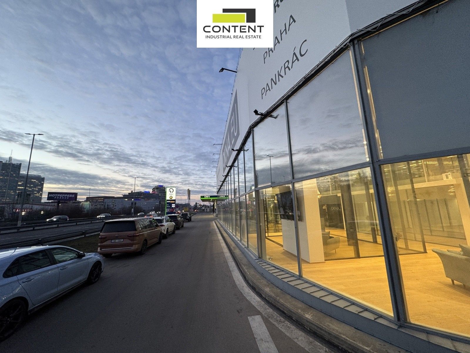 Obchodní prostory · 1 000 m² · Na křivině, Praha - 3