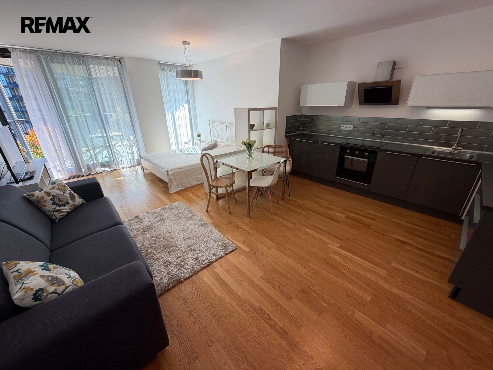 Pronájem byt 1+kk - Ke kapslovně 2855, Praha Žižkov, 44 m² - 2