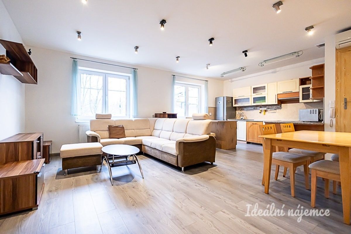 2+kk, Dolní Chaloupky, Praha, 58 m²