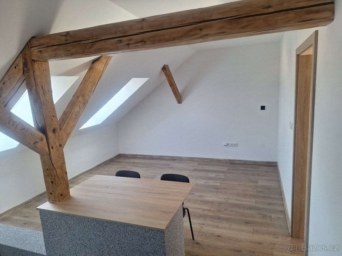 Pronájem byt - Moravské Budějovice, 676 02