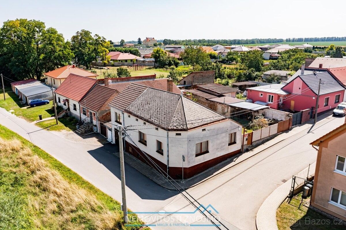 Rodinné domy, Hrádek, 671 28