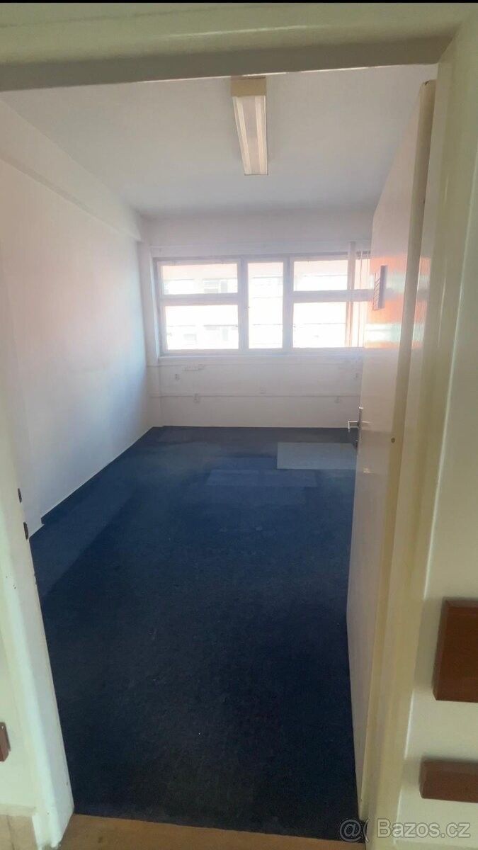 Pronájem kancelář - Praha, 130 00