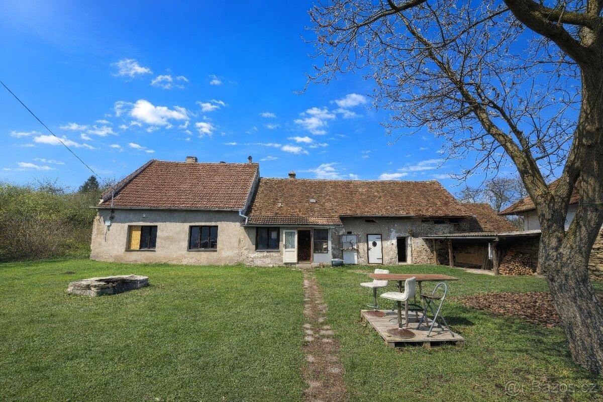 Rodinné domy, Šumná, 671 02