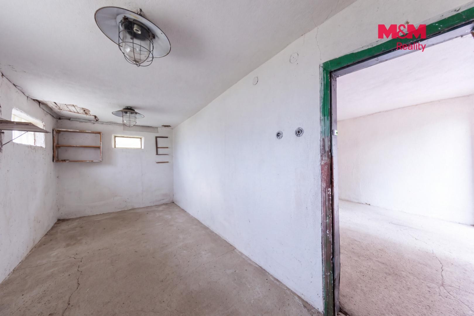 Garáž · 37 m² · Karlovy Vary Stará Role - 4
