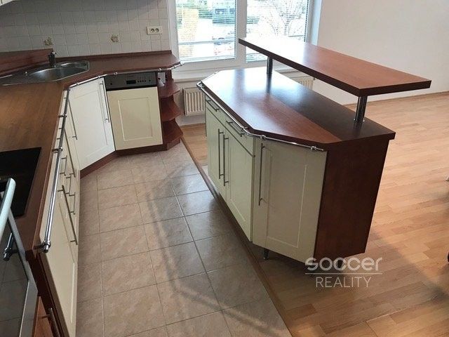 Byt 2+kk · 63 m² · Kostomlatská, Praha - 4