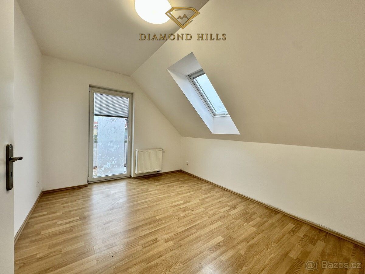 Pronájem byt - Tursko, 252 65