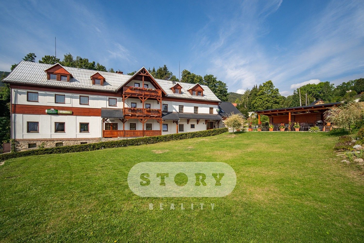 Ubytovací zařízení, Staré Město - Chrastice, okres Šumperk, Olomoucký kraj, 1 407 m² - 2