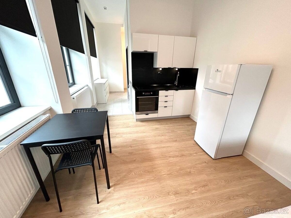 Pronájem byt - Praha, 198 00