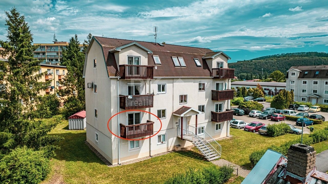 3+1, Pod Hájem, Králův Dvůr, 60 m²