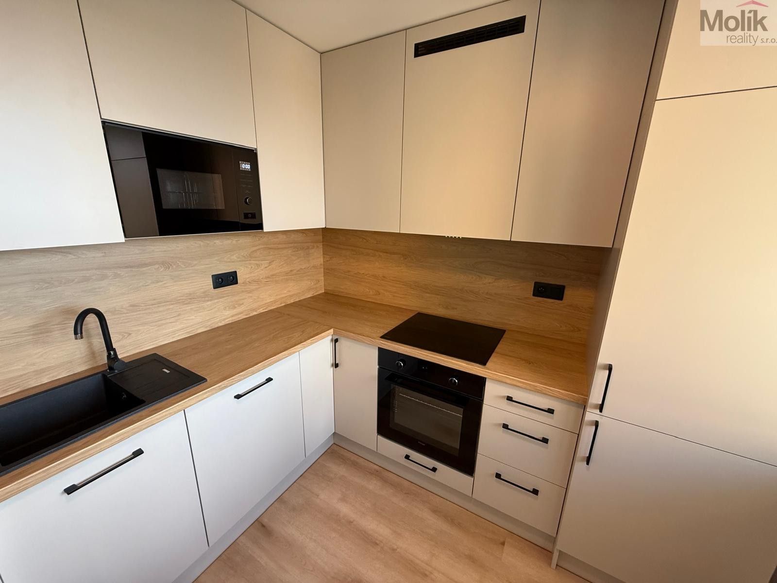 Prodej byt 4+1 - Josefa Suka, Most, 89 m²