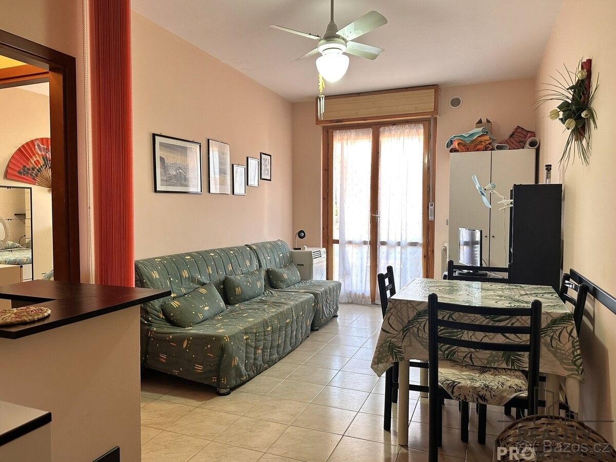 Byty, 987 66, Zahraničí