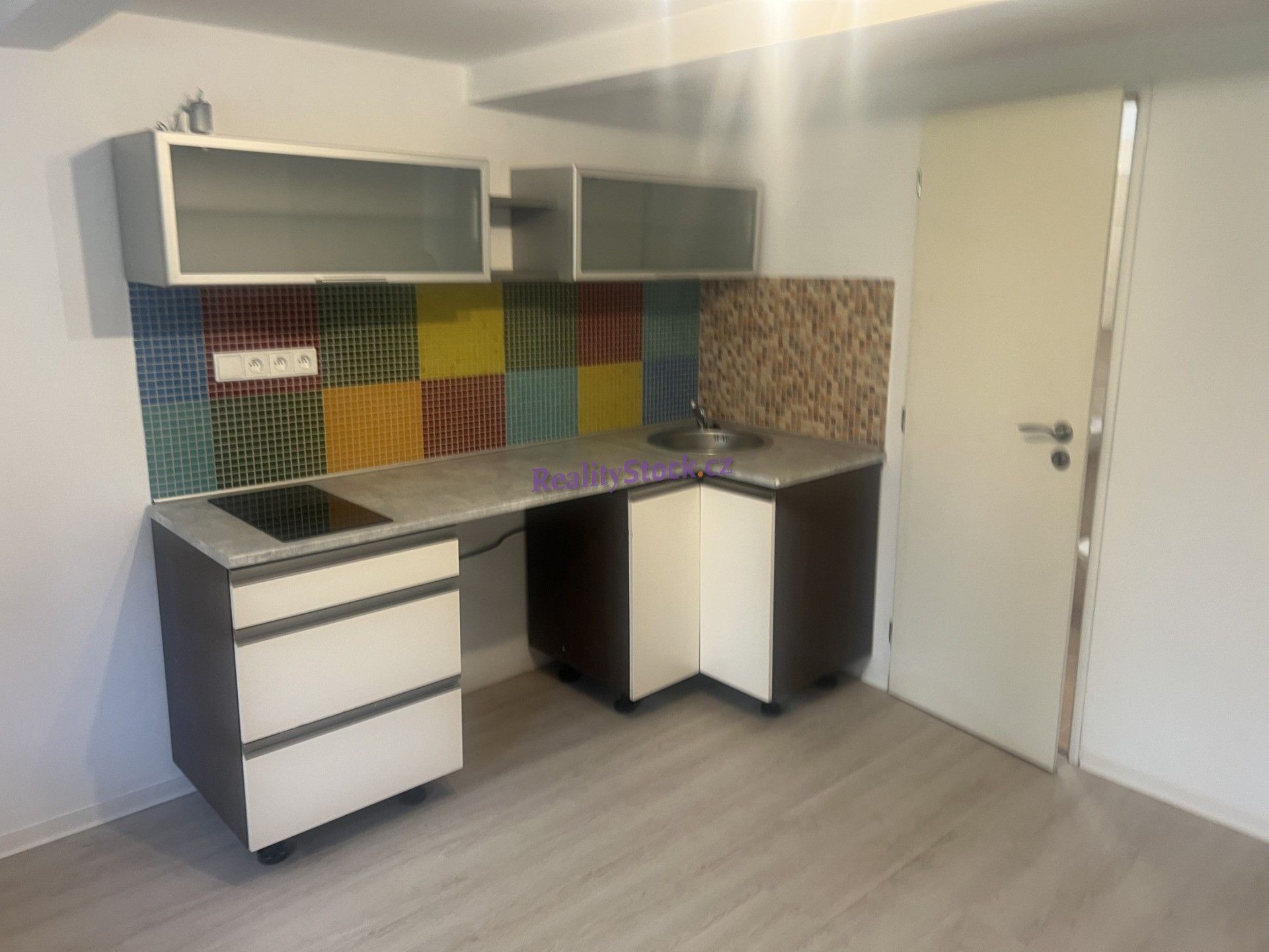 1+kk, Zárybničná, Praha, 61 m²