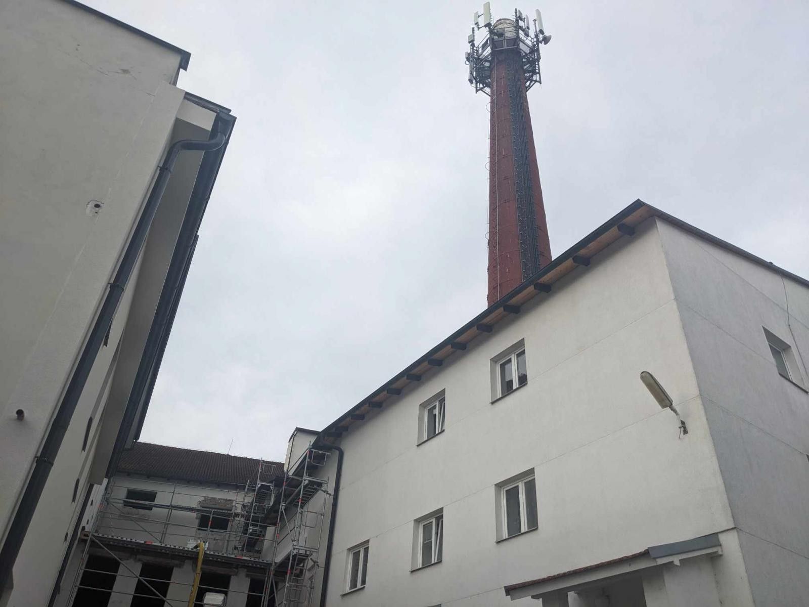 Pronájem komerční - Heřmanův Městec, 200 m²