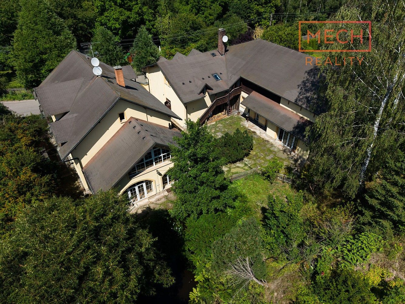 Rodinné domy, Svijanský Újezd, okres Liberec, Liberecký kraj, 280 m² - 1