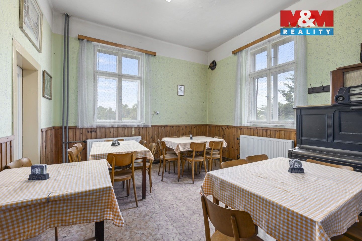 Prodej obchodní prostory - Žlebské Chvalovice, 280 m²