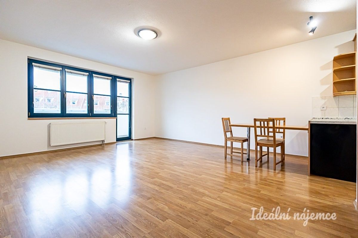3+kk, Košická, Praha, 81 m²