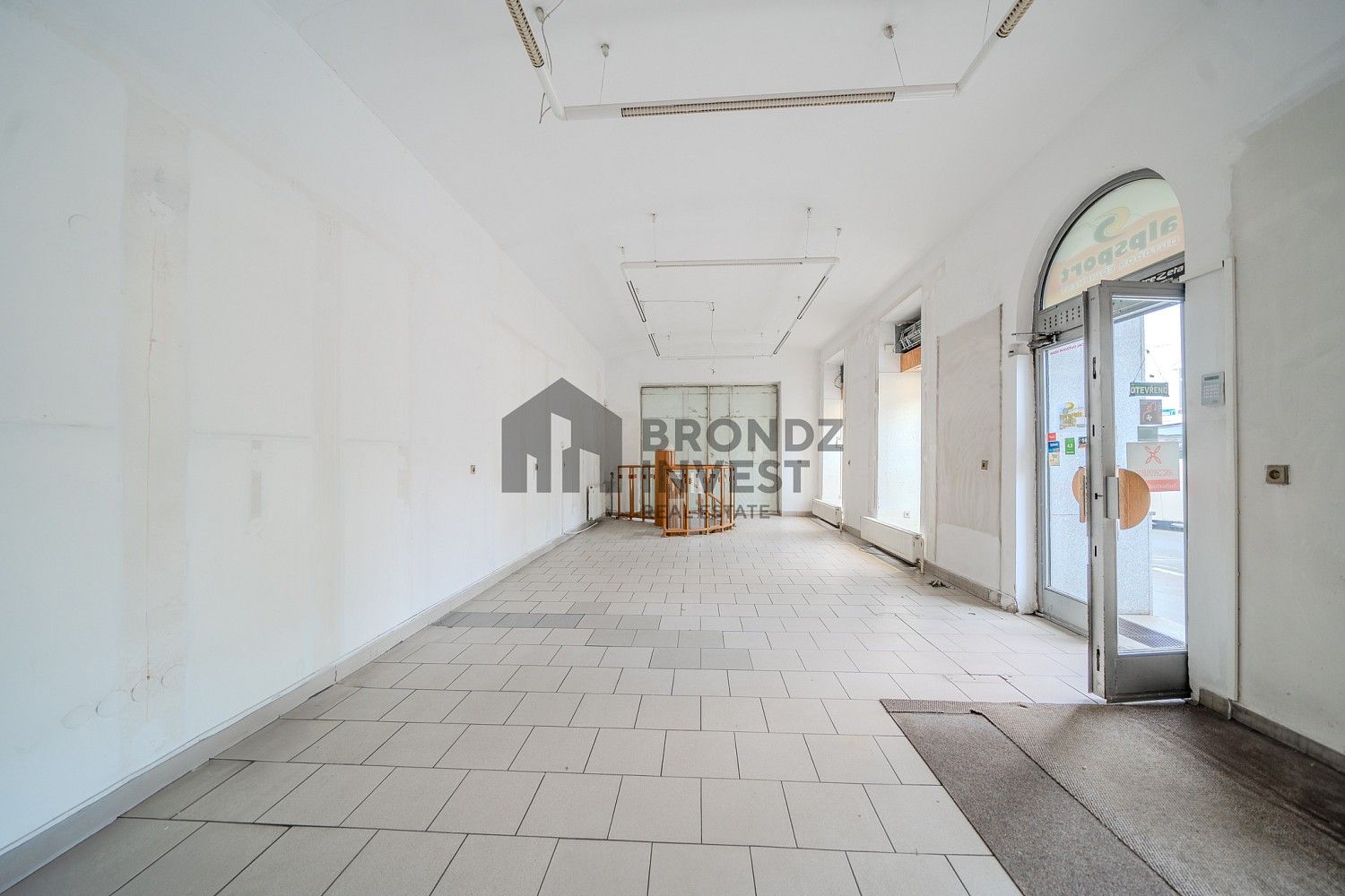 Obchodní prostory, Praha - Nové Město, Hlavní město Praha, 124 m² - 2