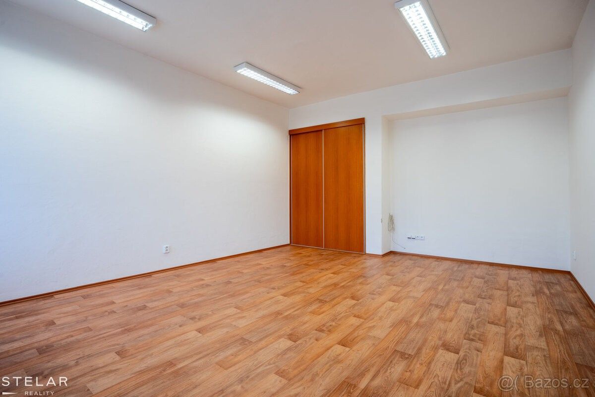 Kancelář · Krnov, 794 01 - 4