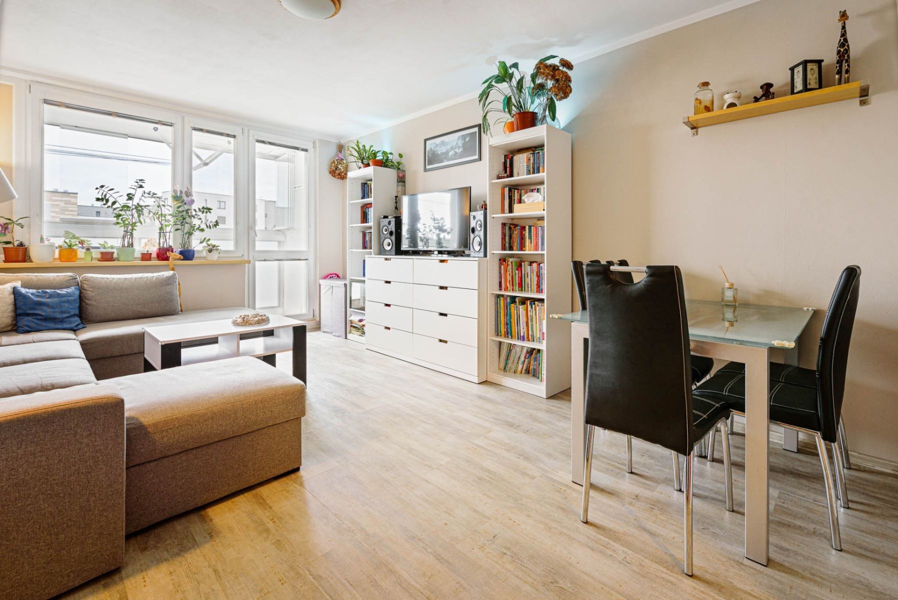 3+1, Nad přehradou, Praha - Horní Měcholupy, 70 m²