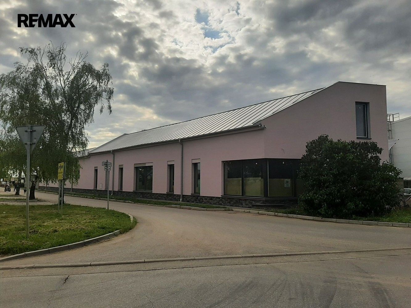 Pronájem obchodní prostory - Měnín, okres Brno-venkov, Jihomoravský kraj, 444 m² - 1