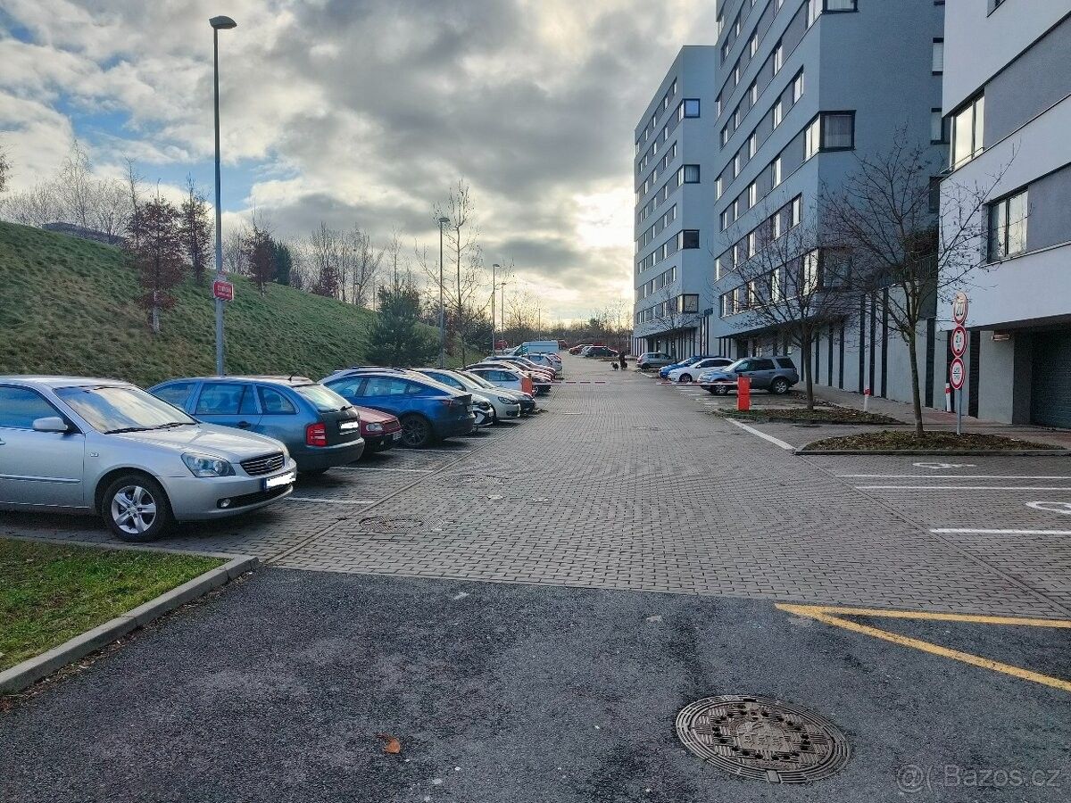 Garáže, Praha, 110 00