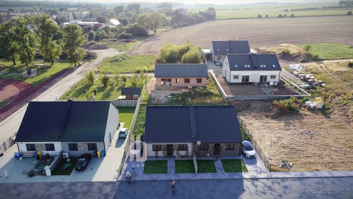 Prodej dům - Jiřice u Miroslavi, 671 78, 101 m²