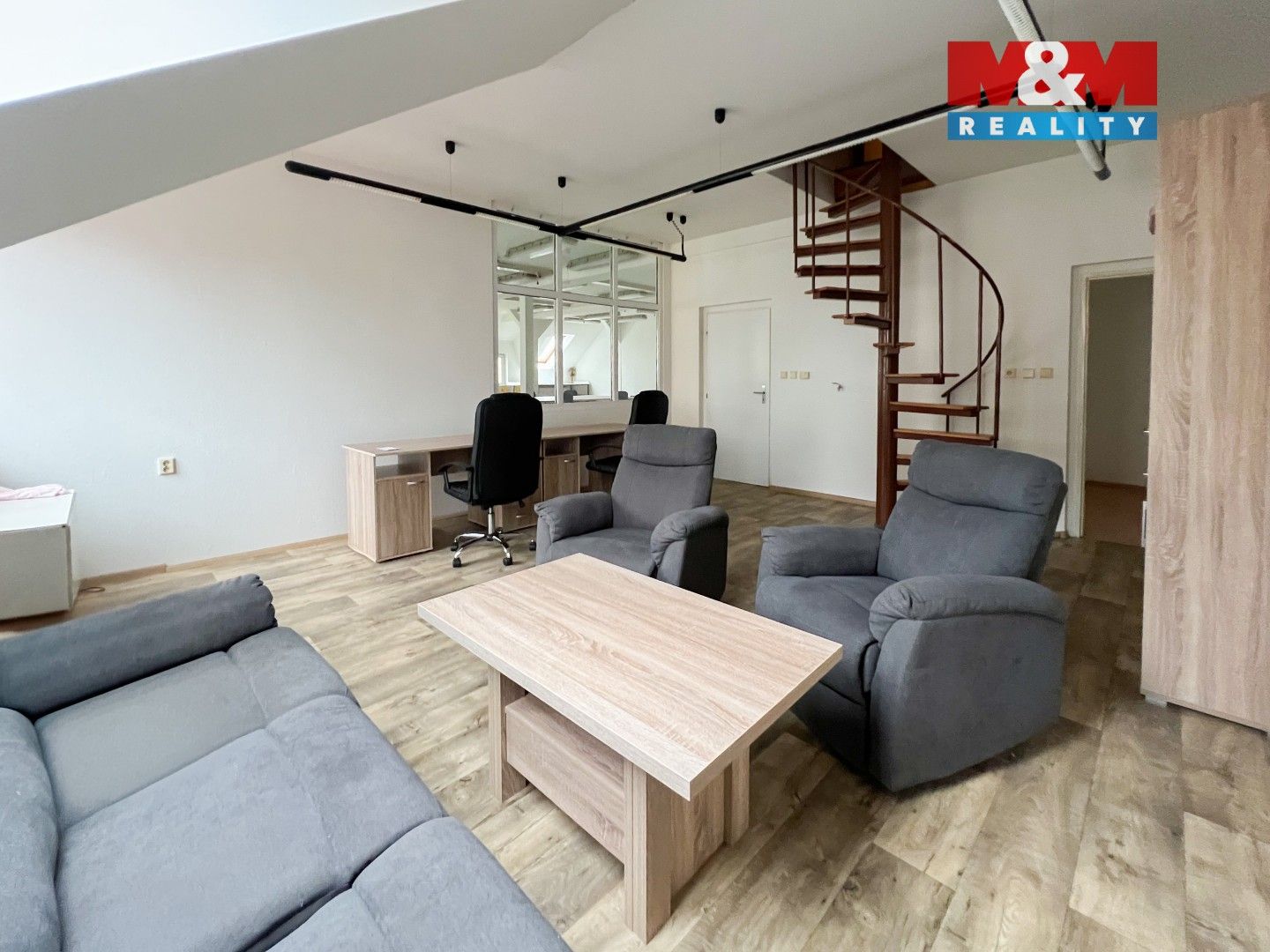 Prodej obchodní prostory - Kolářova, Katovice, 400 m²