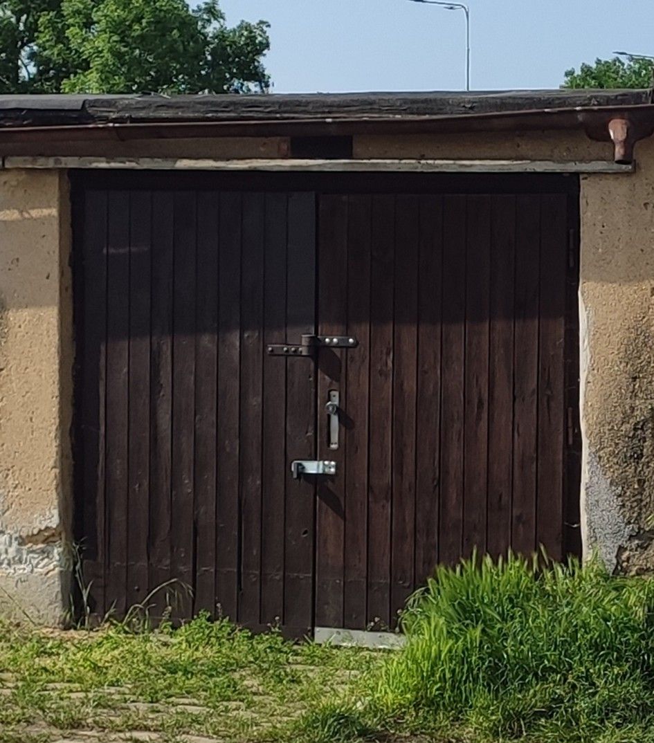 Garáže, Praha, 100 00