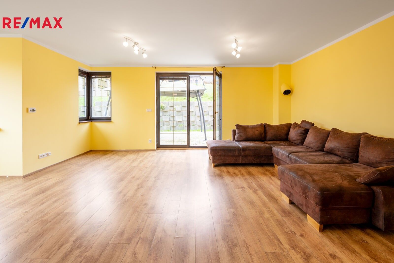 Prodej rodinný dům - K Rohu 94, Jenišov, 205 m²