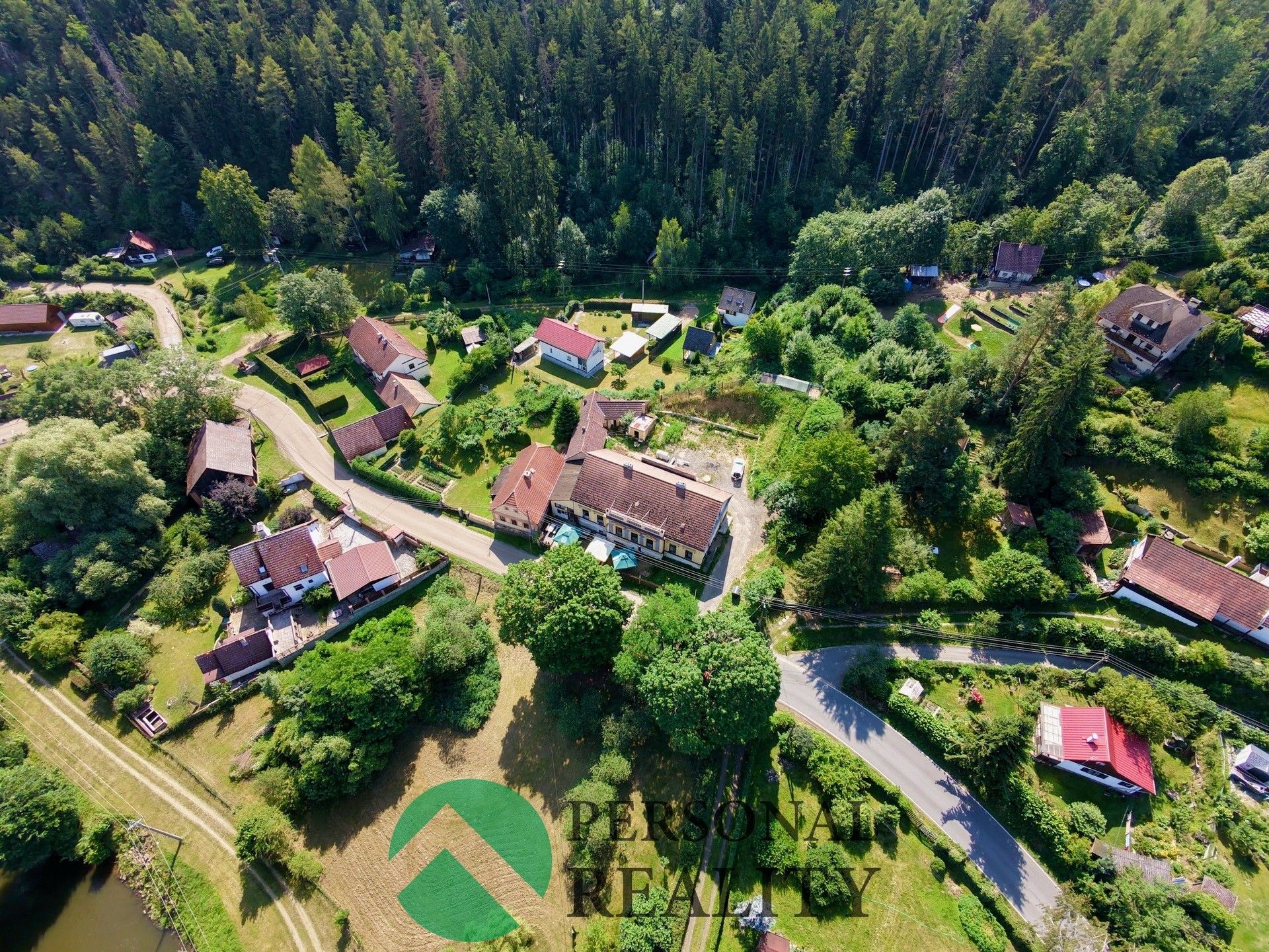 Rodinné domy, Zvíkovec, 253 m² - 2