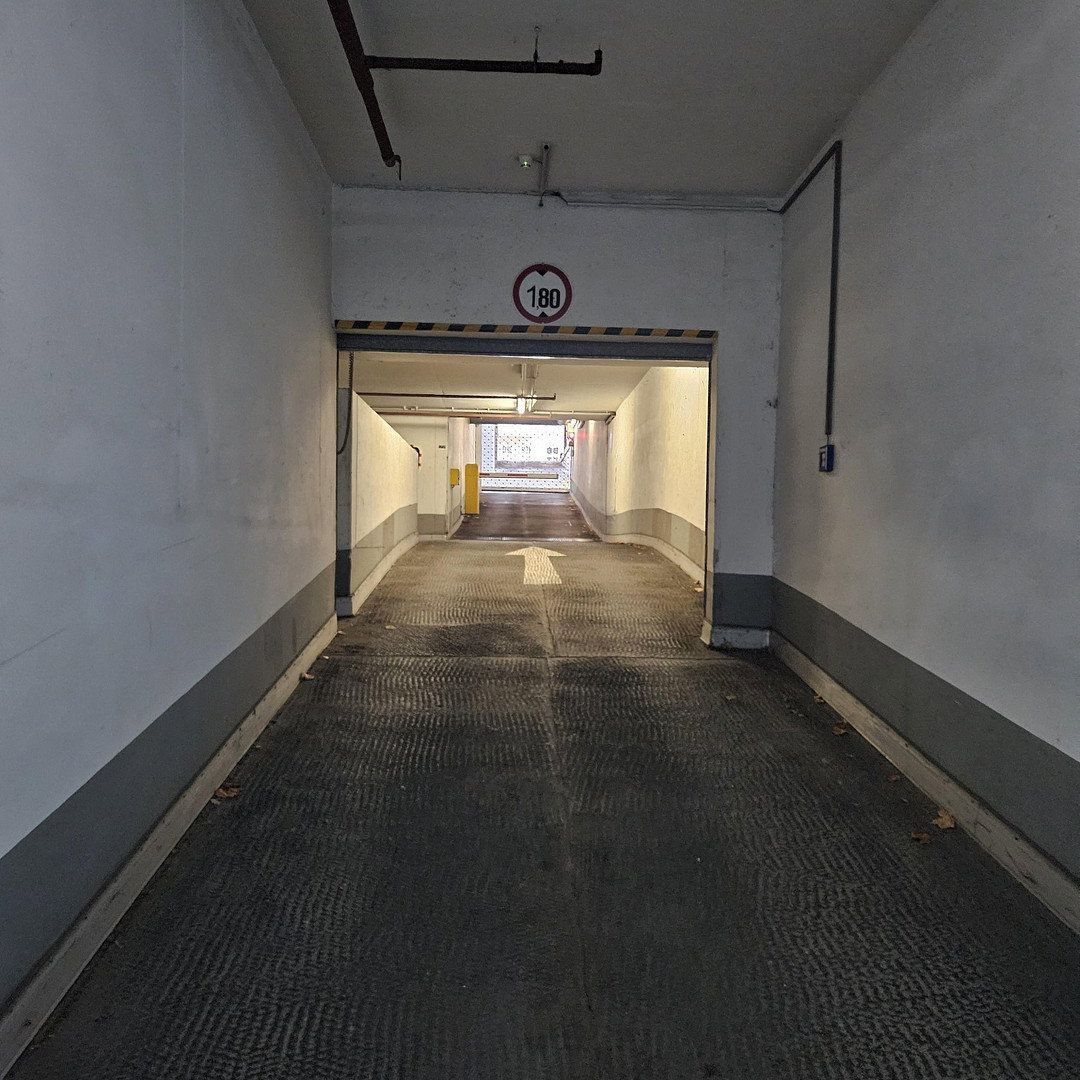 Garáže, Erich-Weinert-Str 133-143A Berlin Prenzlauer Berg Berlin 10409, 10 m² - 2