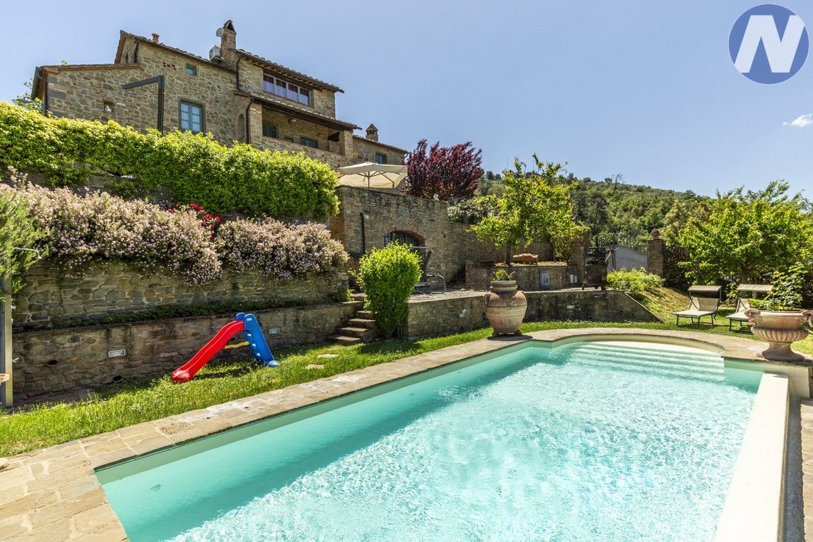 Rodinné domy, 987 66, Zahraničí