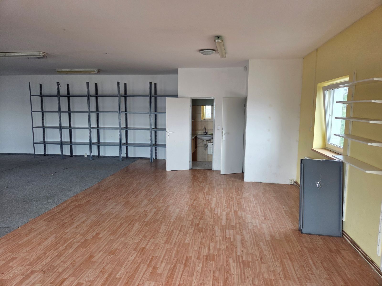Obchodní prostory · 186 m² · K Žižkovu, Praha - Vysočany - 4