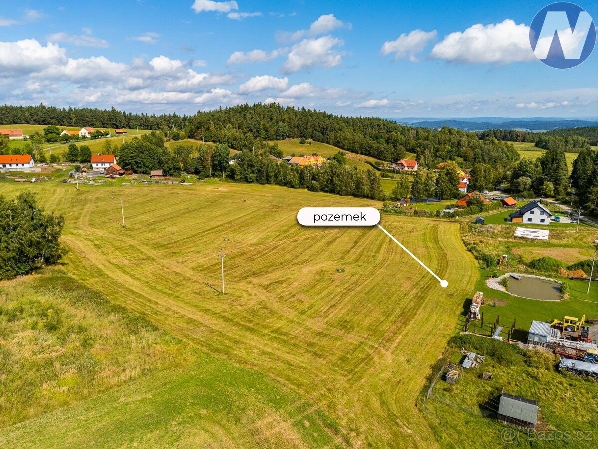 Stavební pozemek, Chroboly – pohled 2