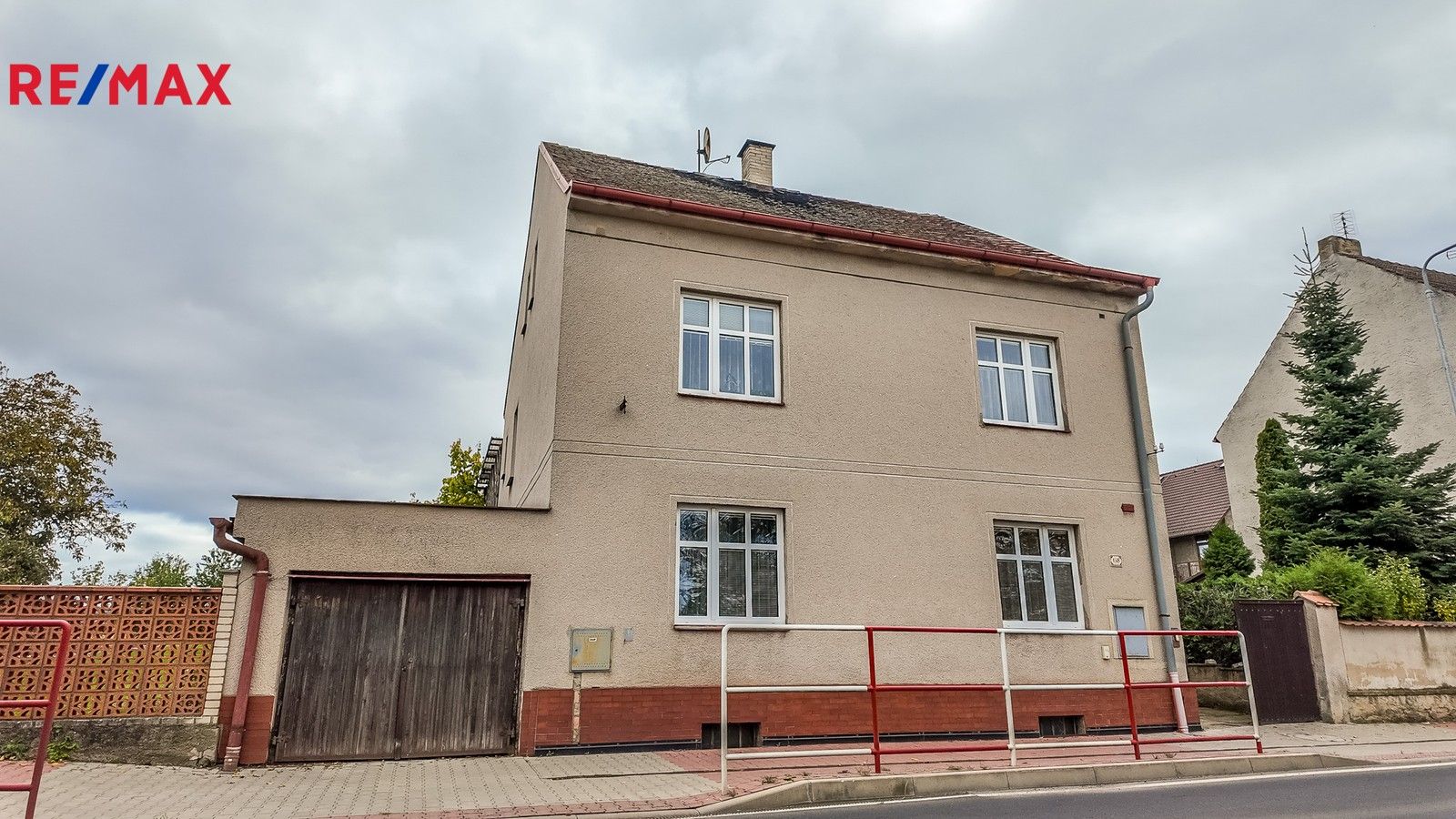 Rodinné domy, Pražská, Křešice, 383 m²