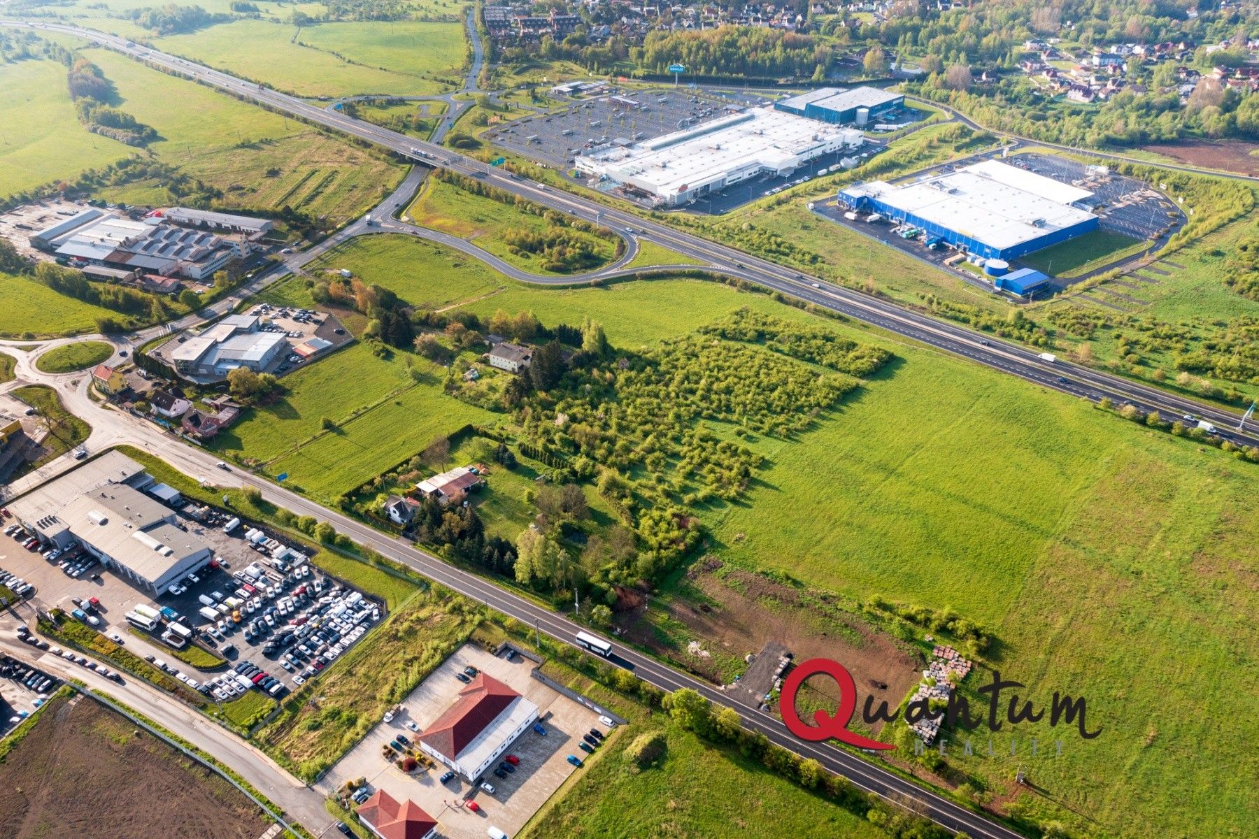 Komerční pozemek, 18 368 m²