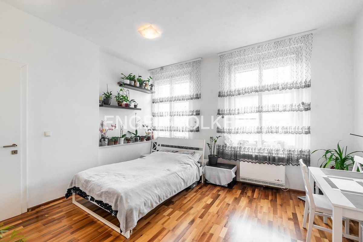 Pronájem byt 1+kk - Na žertvách, Praha, 32 m²