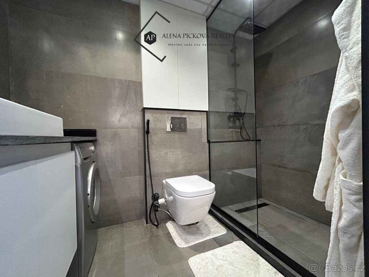 Byty, 987 66, Zahraničí