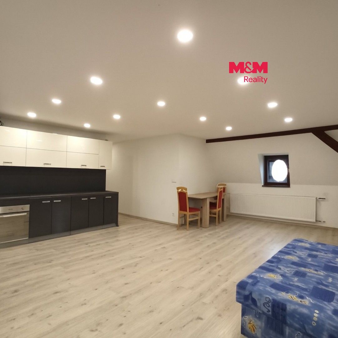 3+kk, náměstí Svobody, Šternberk, 75 m² - 1
