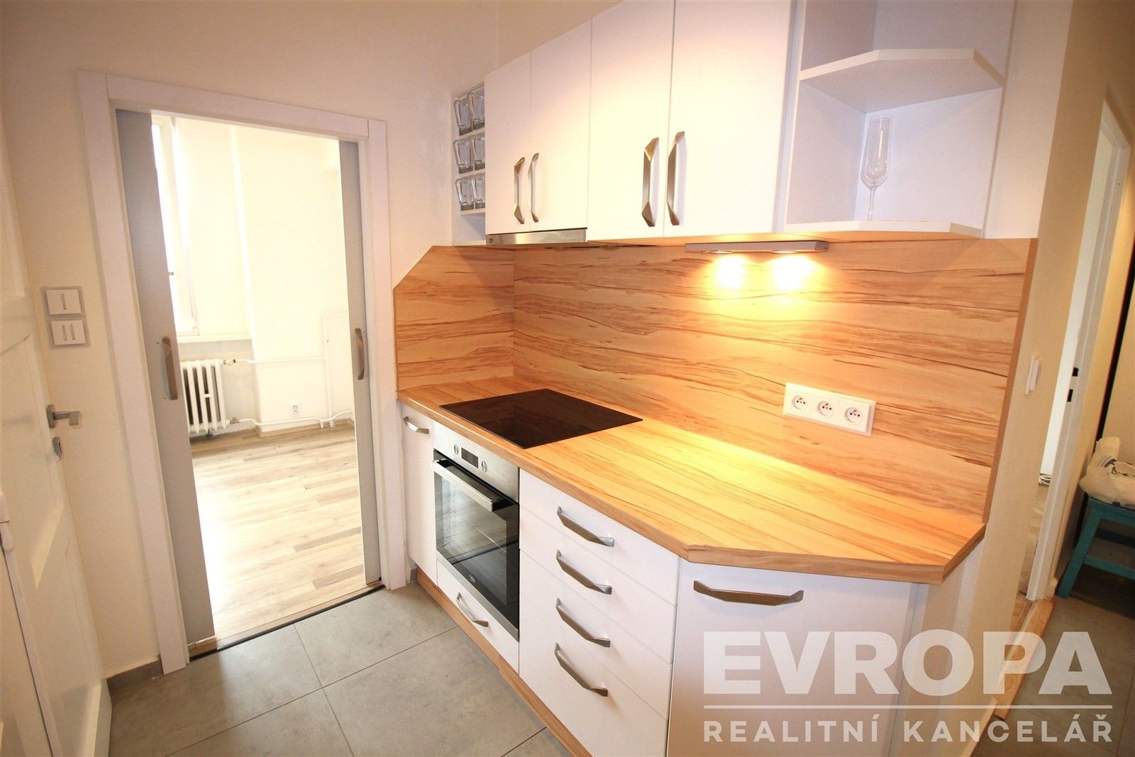 Pronájem byt 2+1 - Jakutská, Praha, 42 m²