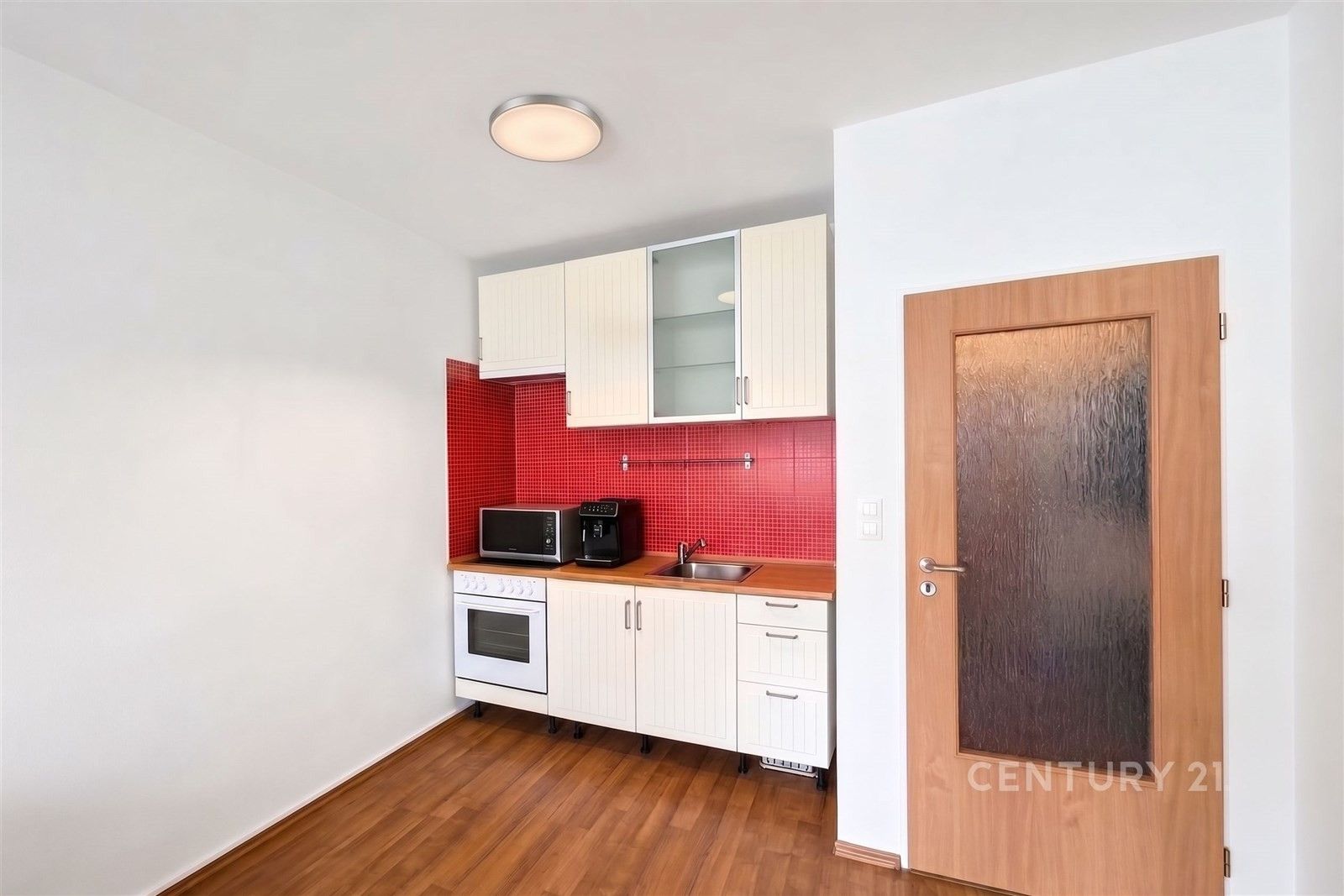 Byt 2+kk · 52 m² · Zásadská 569, Praha Střížkov - 3