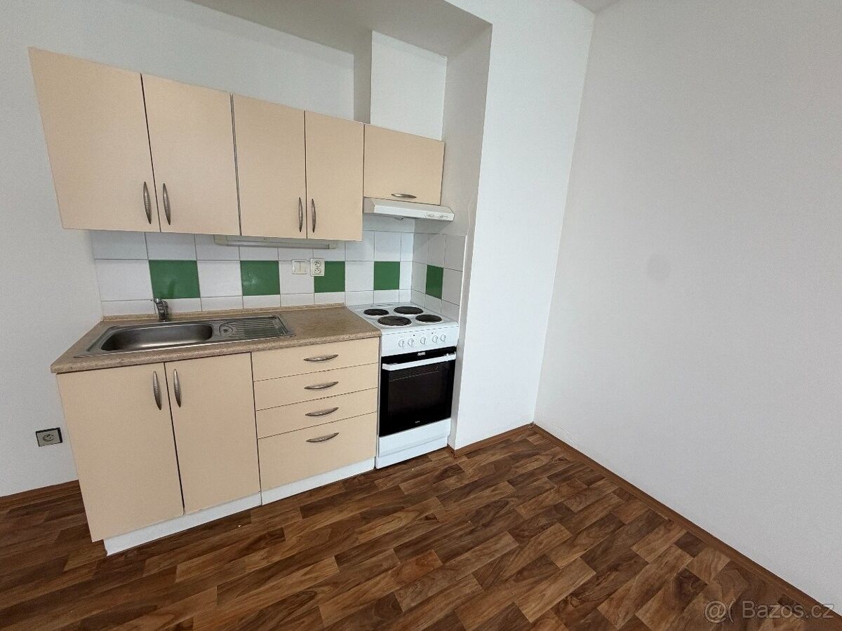 Pronájem byt - Velké Heraltice, 747 75